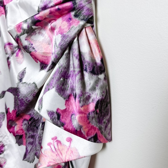 Maggy London Floral Satin Dress - Size 4 - Super Flattering Fit! - Picture 3 of 7